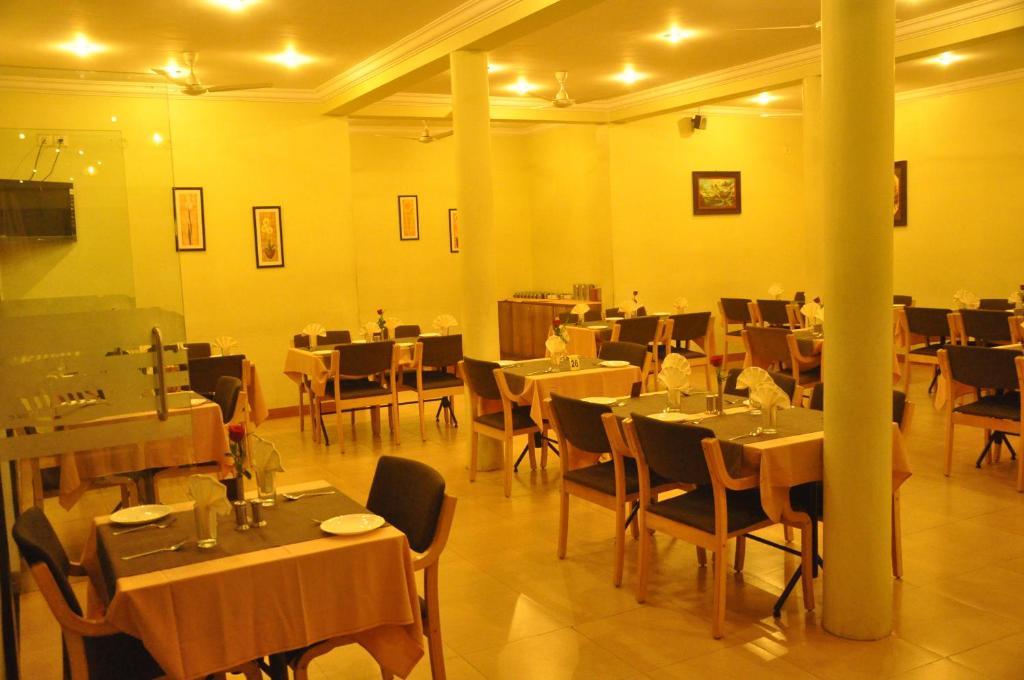 Hotel Le Ruchi The Prince Мисор Екстериор снимка