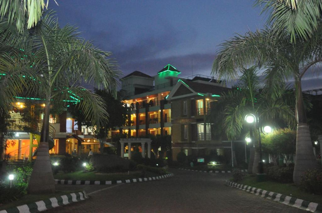 Hotel Le Ruchi The Prince Мисор Екстериор снимка
