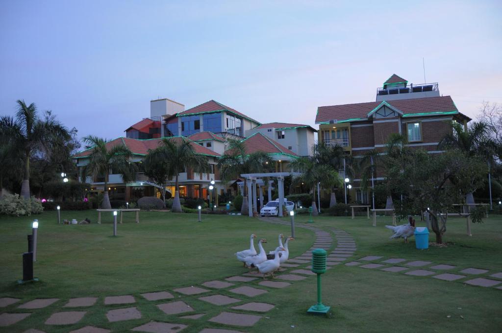 Hotel Le Ruchi The Prince Мисор Екстериор снимка