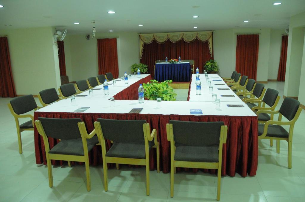 Hotel Le Ruchi The Prince Мисор Екстериор снимка