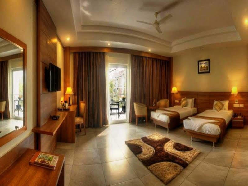 Hotel Le Ruchi The Prince Мисор Екстериор снимка